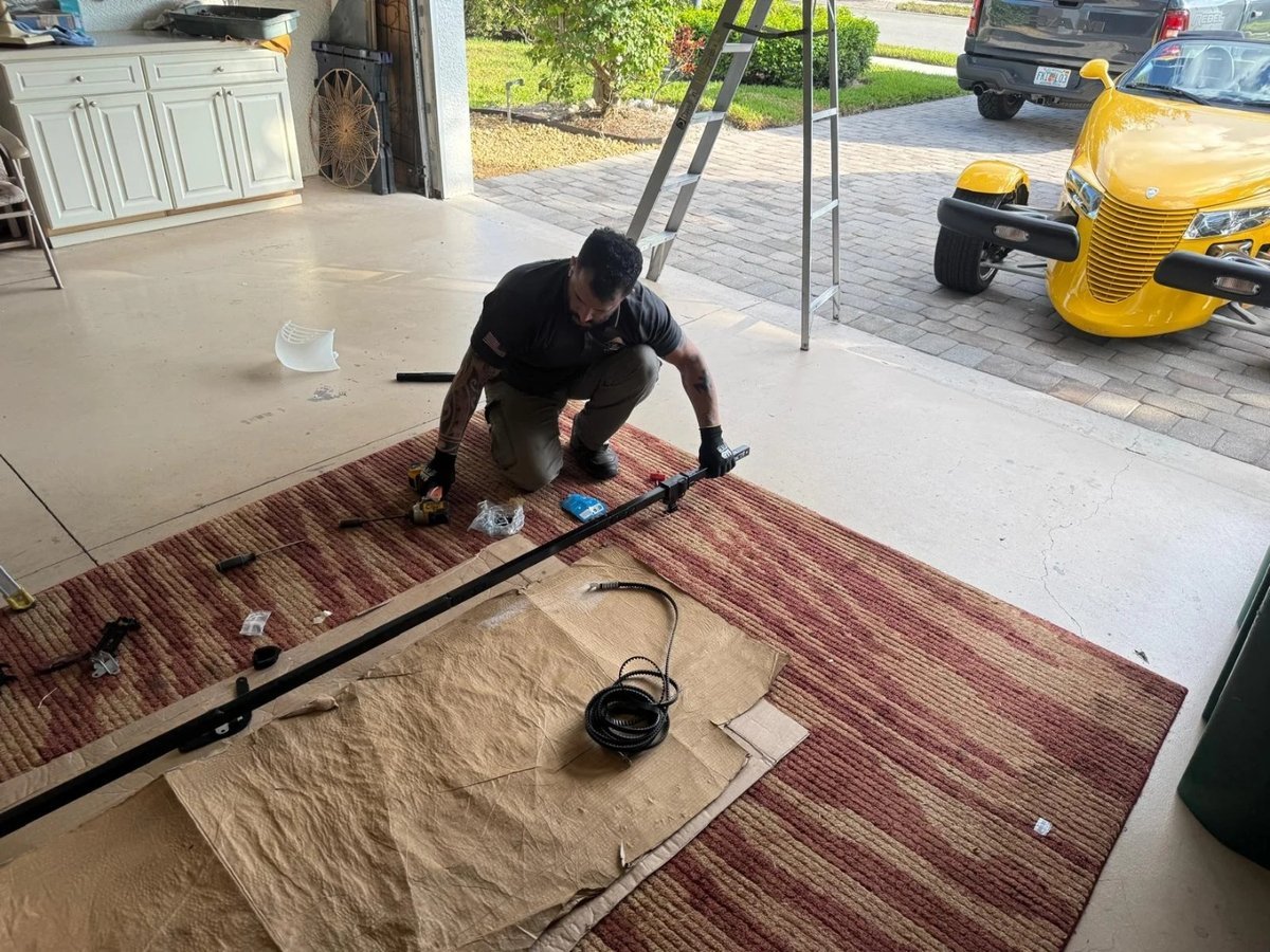 Garage door repair work, gallery photo 5