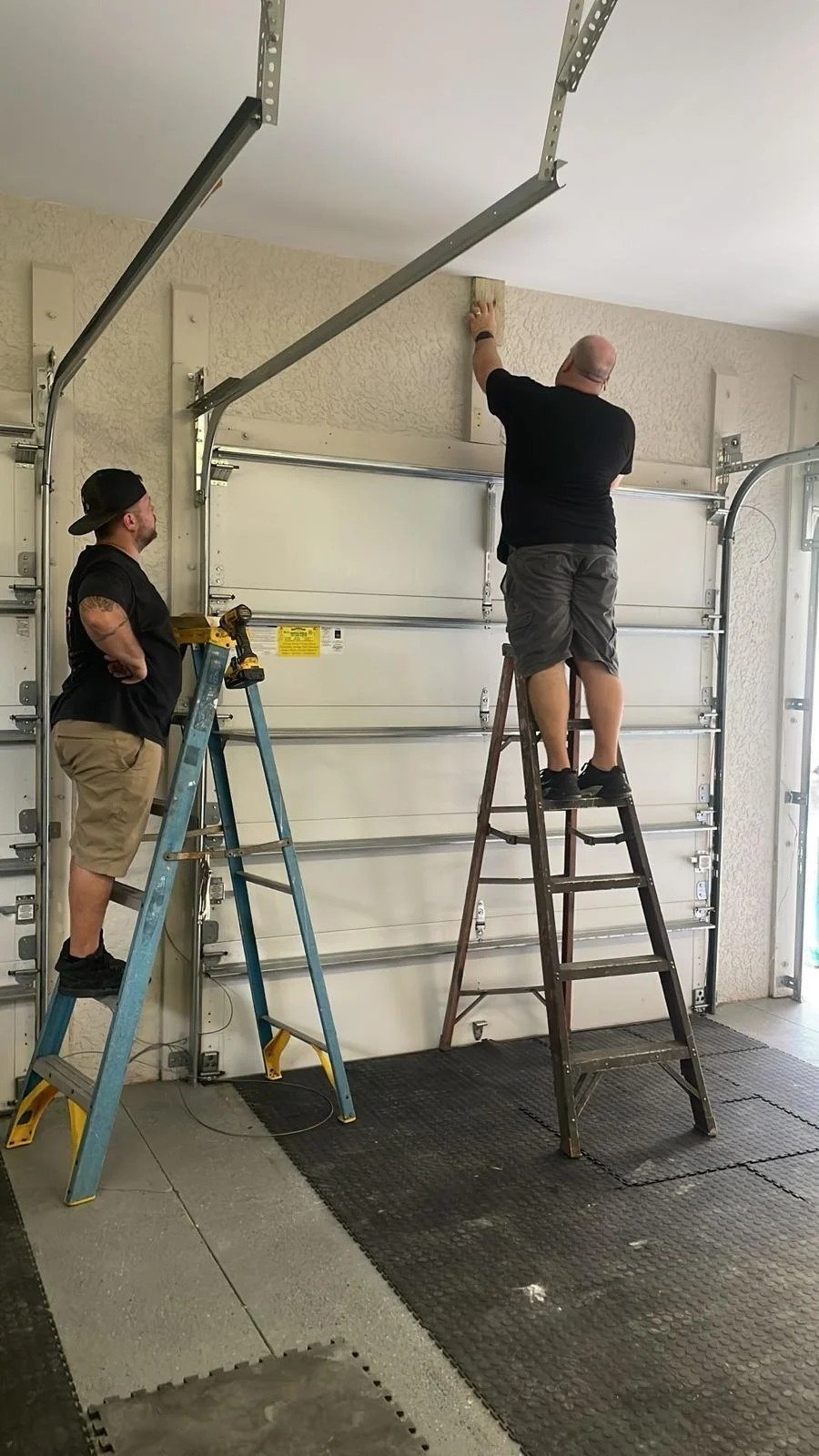 Garage door repair work, gallery photo 10